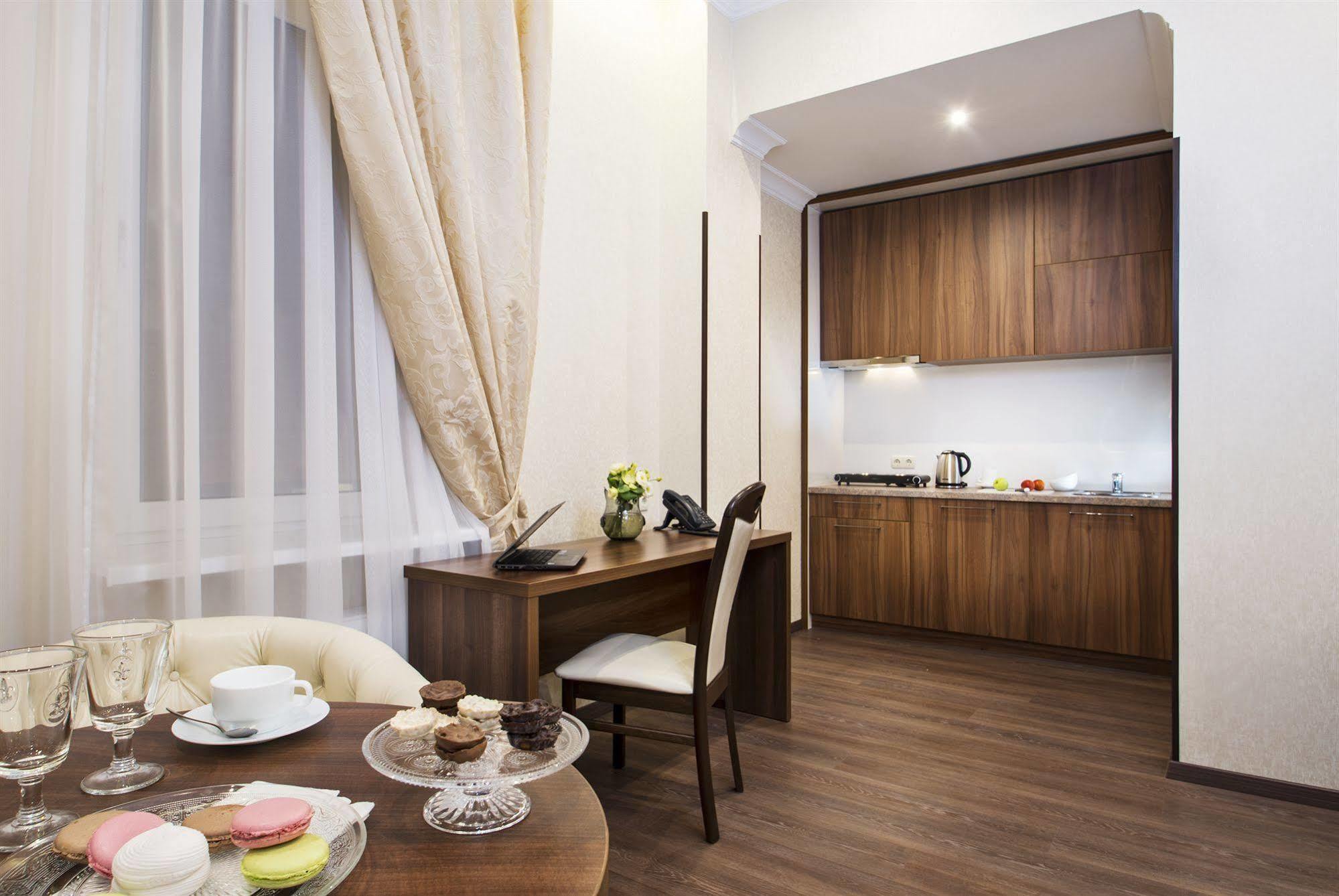 Bonapart Hotel By Uhm Kiev Ngoại thất bức ảnh