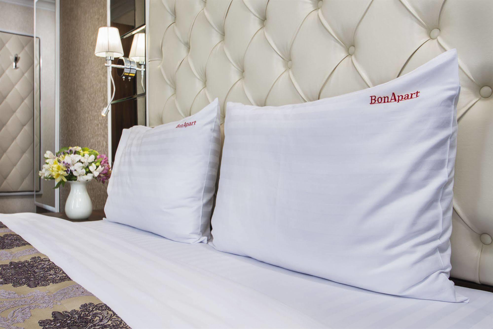 Bonapart Hotel By Uhm Kiev Ngoại thất bức ảnh