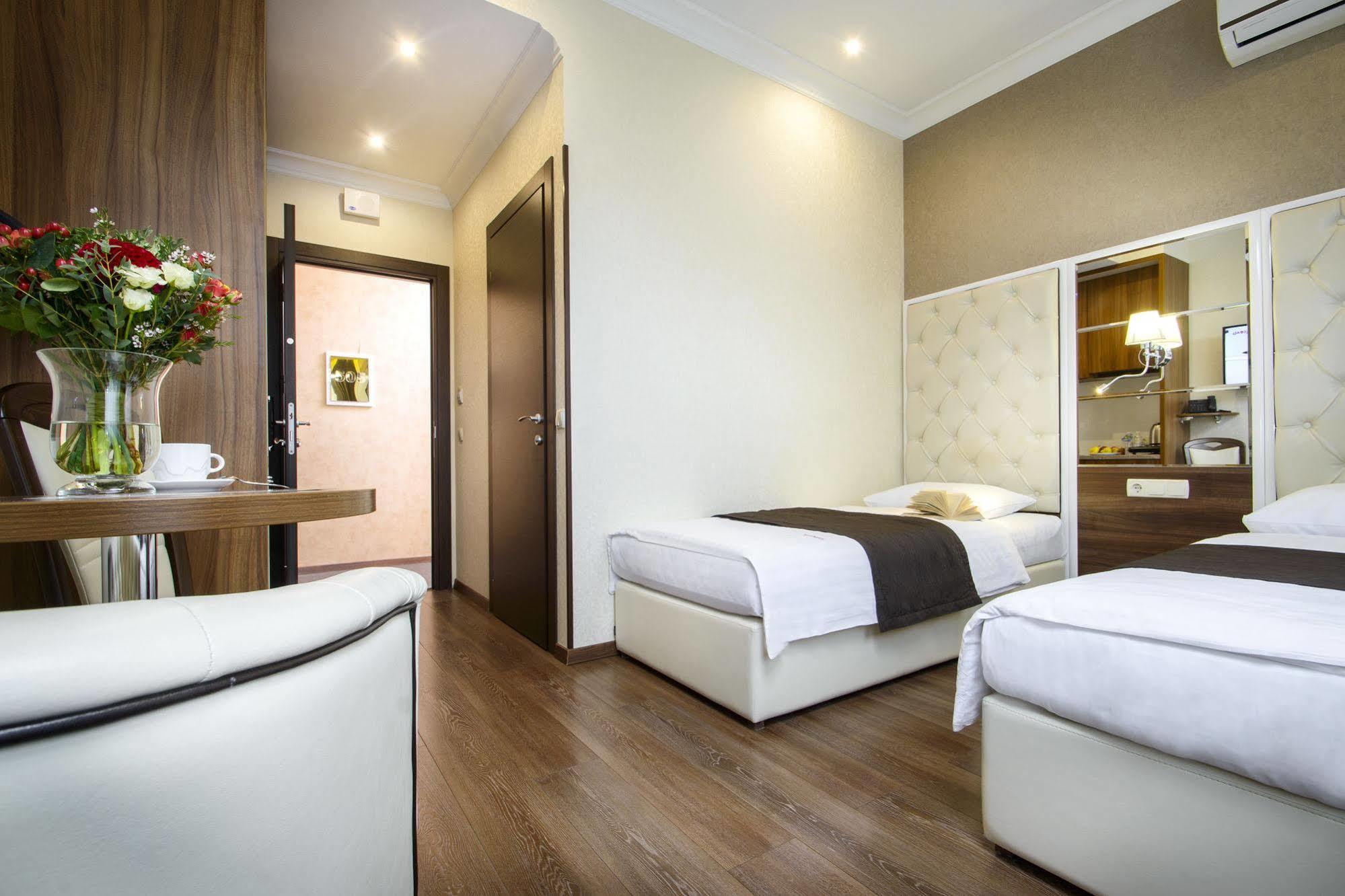 Bonapart Hotel By Uhm Kiev Ngoại thất bức ảnh